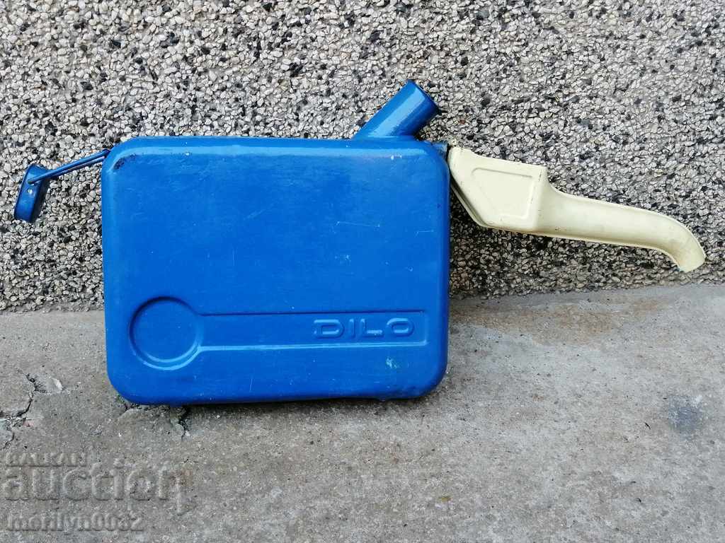 A 5 liter can of 70's fuel funnel - 5 A 5 liter can of 70's fuel funnel - 5