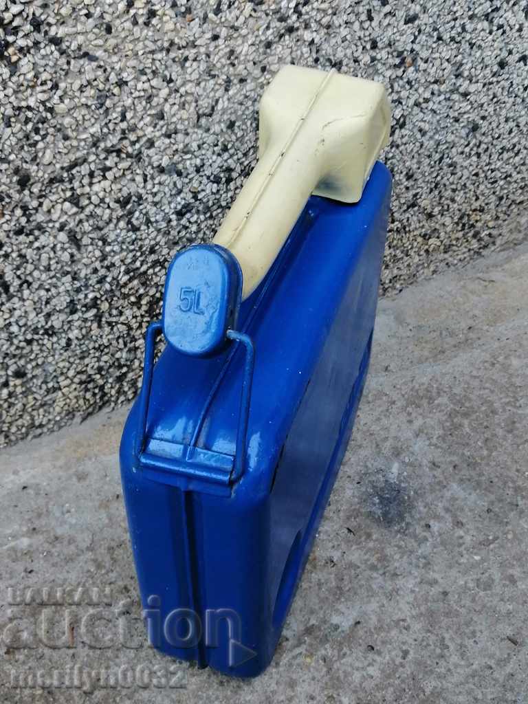 A 5 liter can of 70's fuel funnel - 7 A 5 liter can of 70's fuel funnel - 7