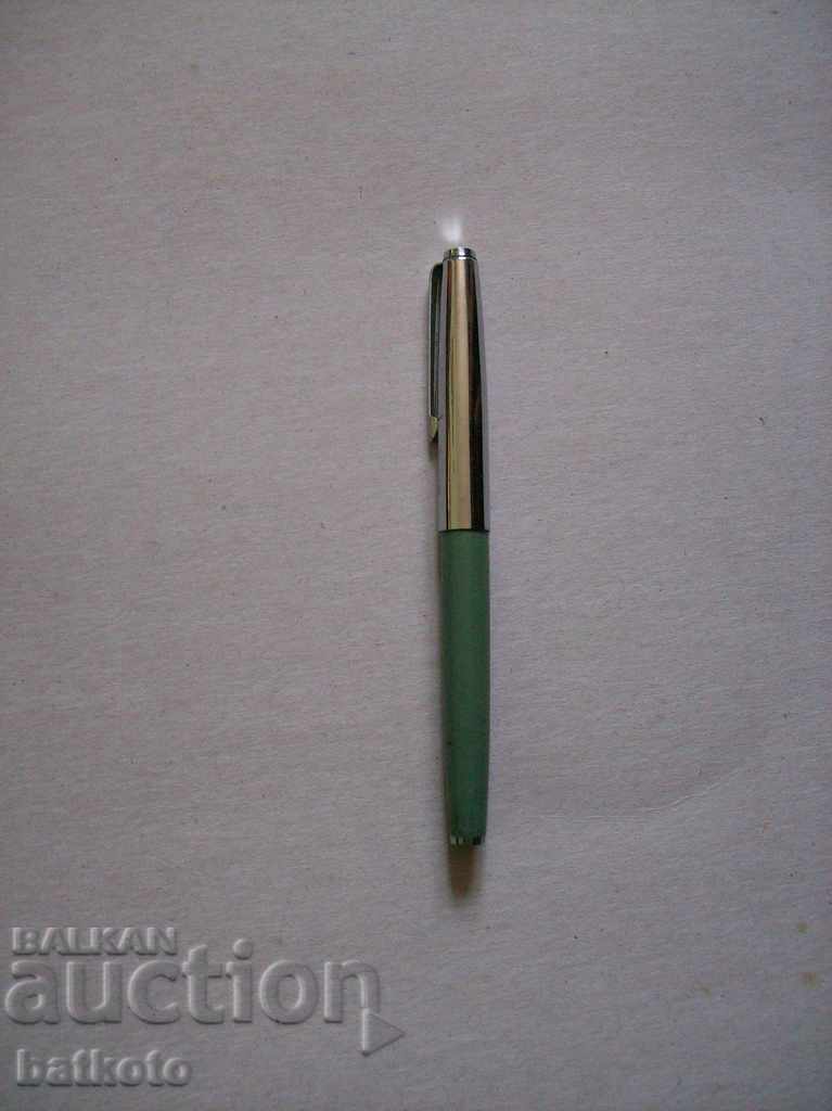 Πολύ παλιά αυτόματη πένα - κλειστή μάνδρα