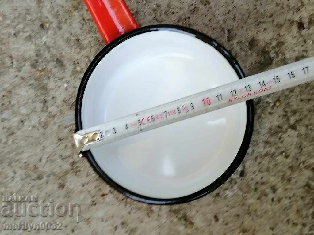 Auction  Old small enameled frying pan SOC period