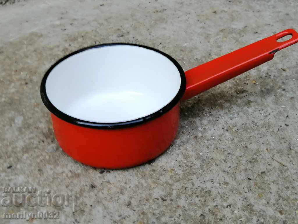 Old small enameled frying pan SOC period - 5