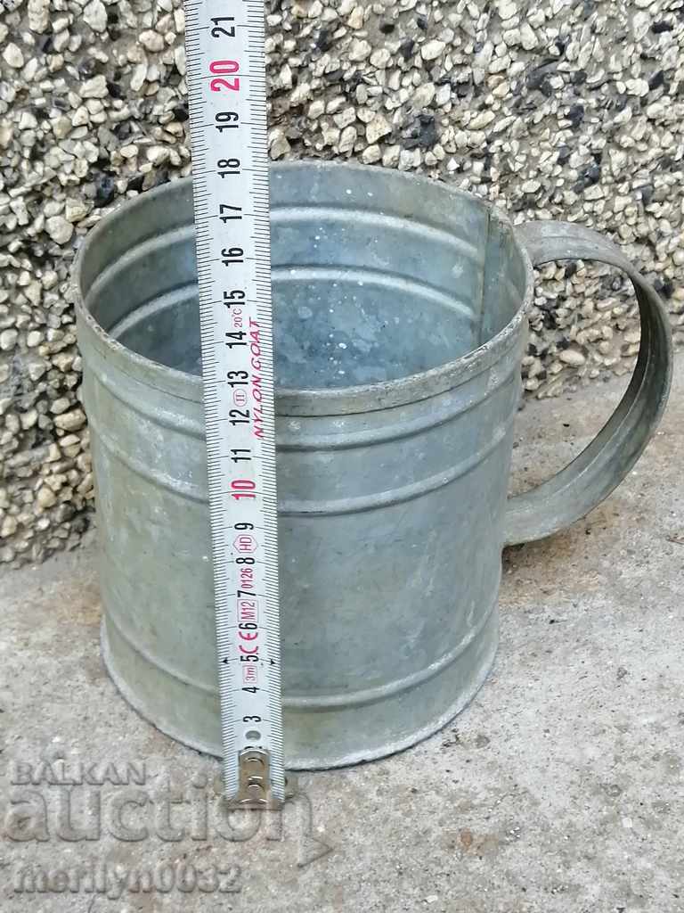 Auction An old measure of liquid, a pot of alcohol, beer, wine, brandy Auction An old measure of liquid, a pot of alcohol, beer, wine, brandy