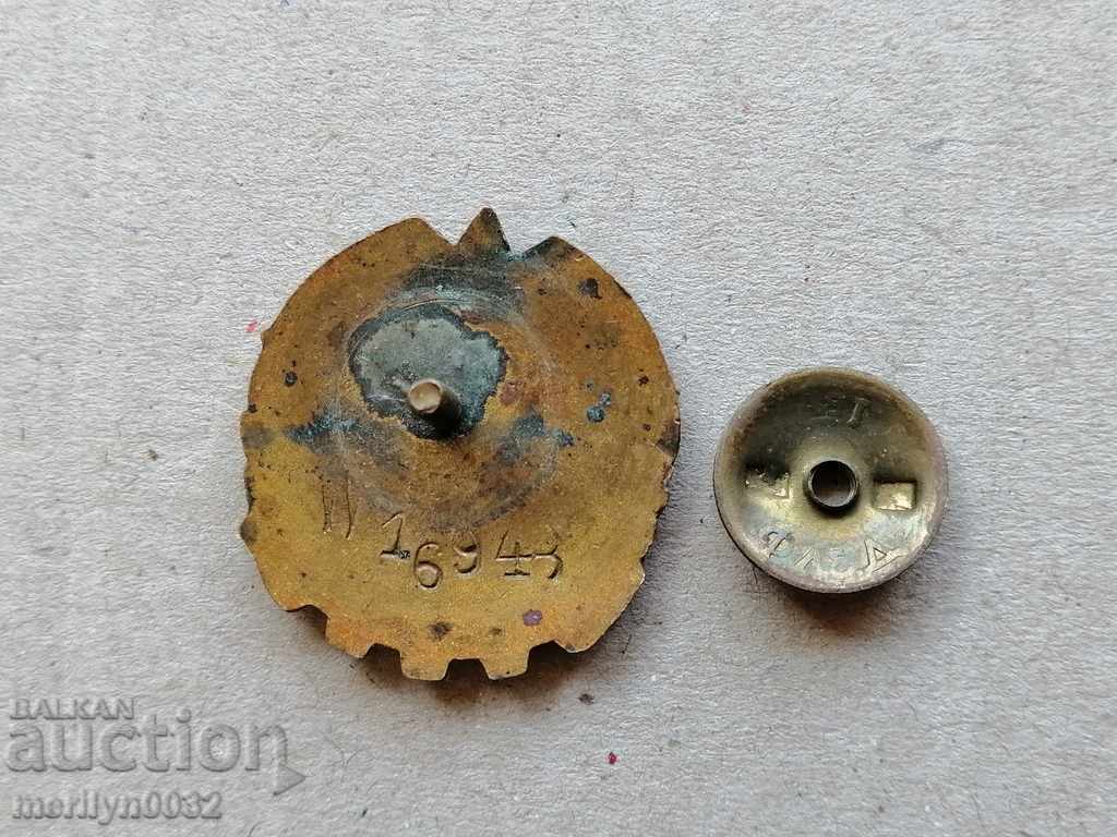 Auction Breastplate Ready for Labor and Defense Medal Badge Auction Breastplate Ready for Labor and Defense Medal Badge