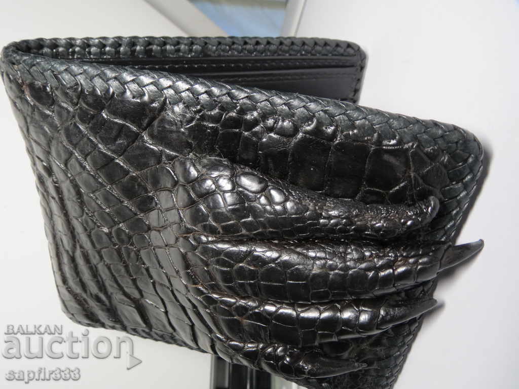 Auction UNIQUE LUCOSE PORTFEL OF CROCODILE LEATHER Auction UNIQUE LUCOSE PORTFEL OF CROCODILE LEATHER