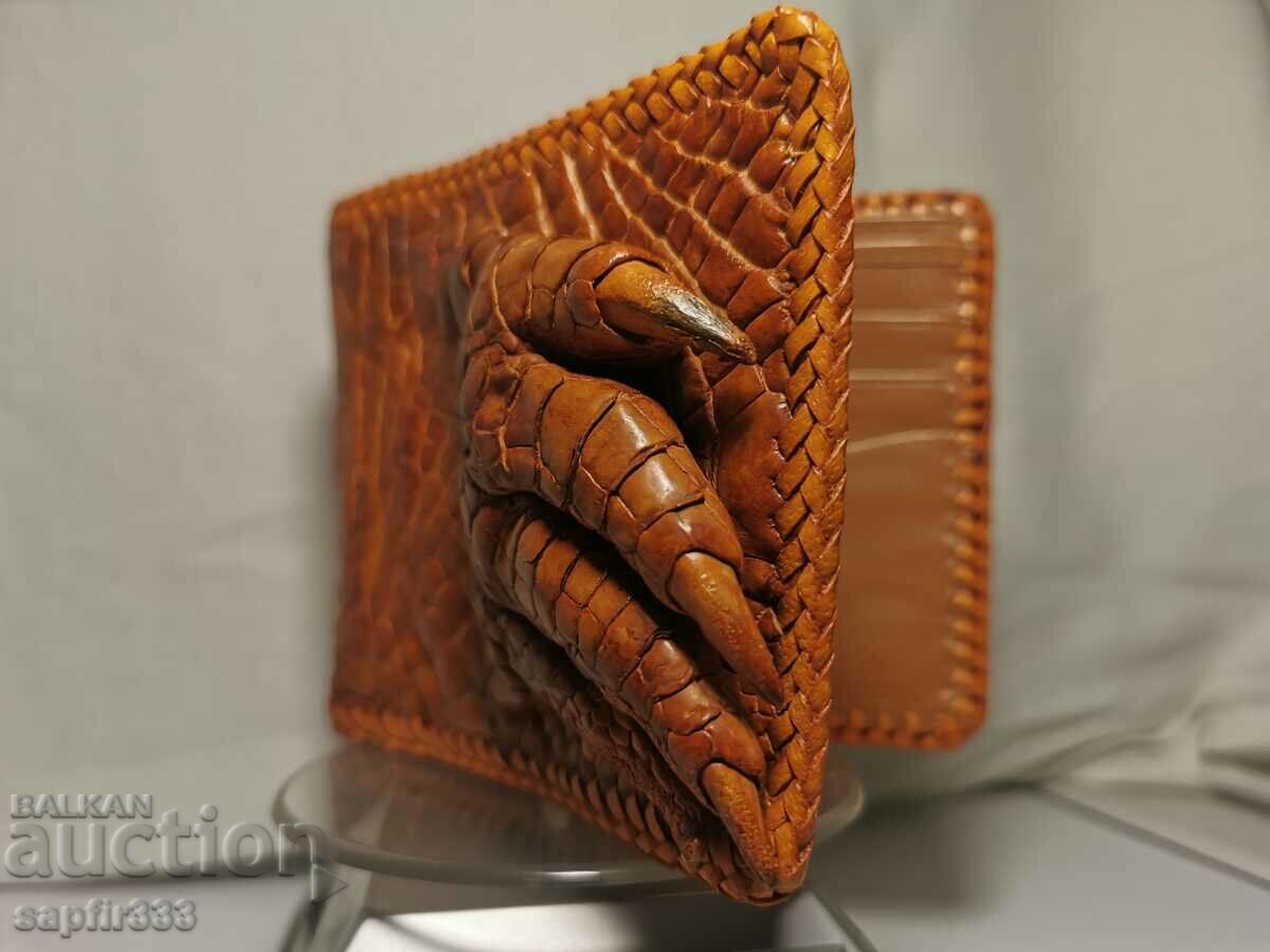 Portofoliul de lux unic din piele de crocodil cu preț 780.00 BGN | € 398.81