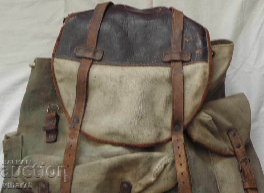 a large military backpack - 6 a large military backpack - 6