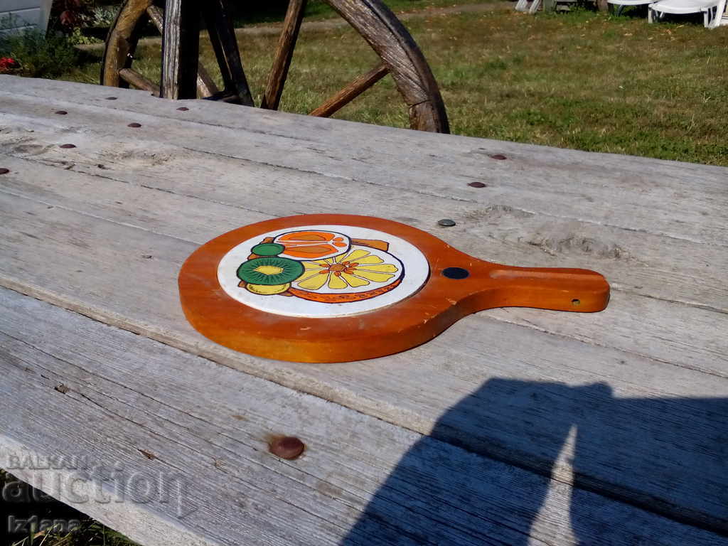Old board for warm objects with price 15.00 BGN | € 7.67 Old board for warm objects with price 15.00 BGN | € 7.67