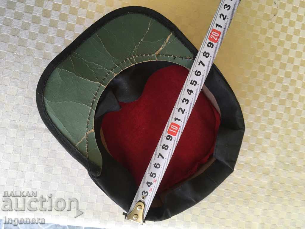 Auction CHILDREN'S OLD HATS Auction CHILDREN'S OLD HATS