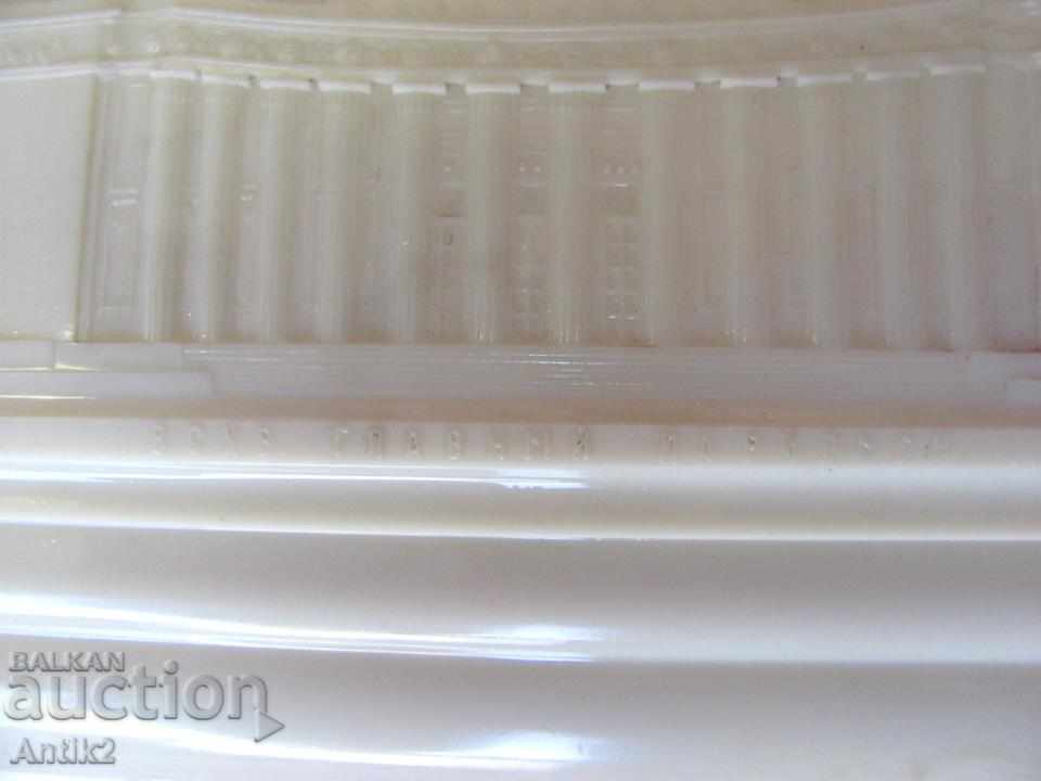 Auction 50s Russian Bakelite Box Auction 50s Russian Bakelite Box