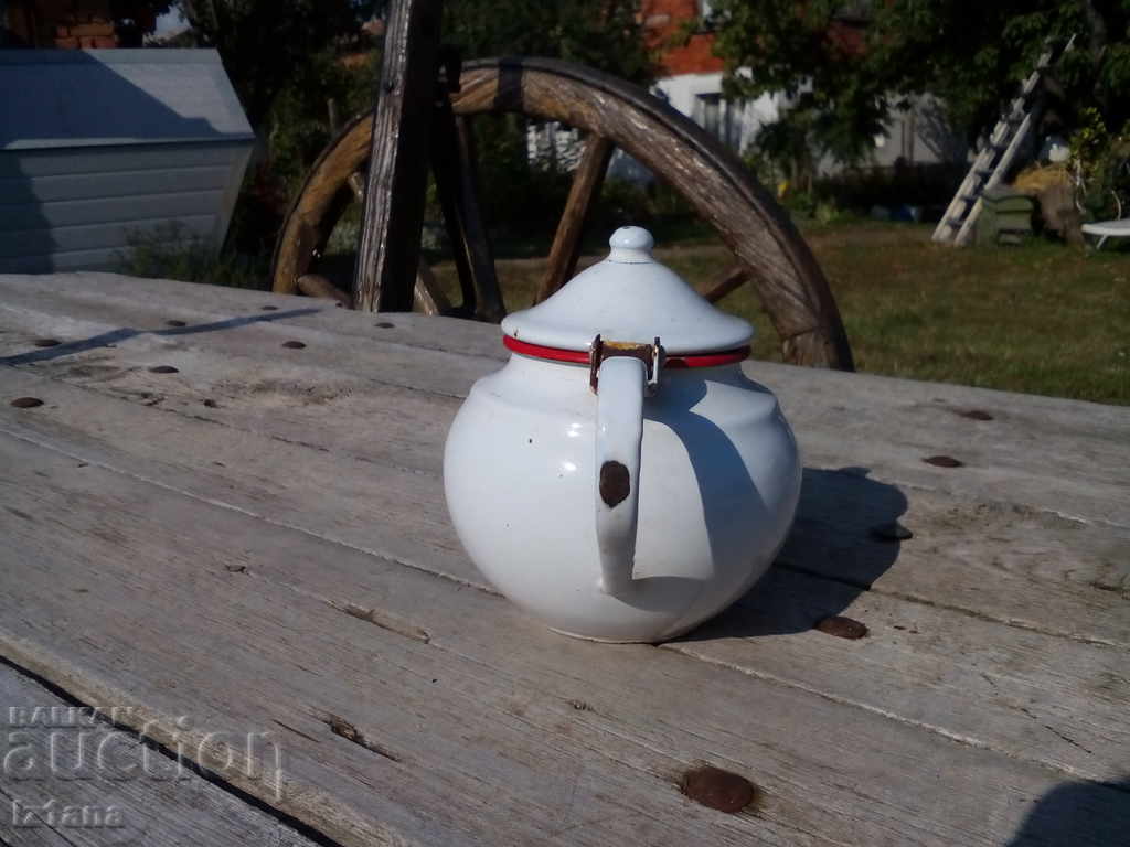 fierbător de apă emailat veche cu preț 18.00 BGN | € 9.20 fierbător de apă emailat veche cu preț 18.00 BGN | € 9.20