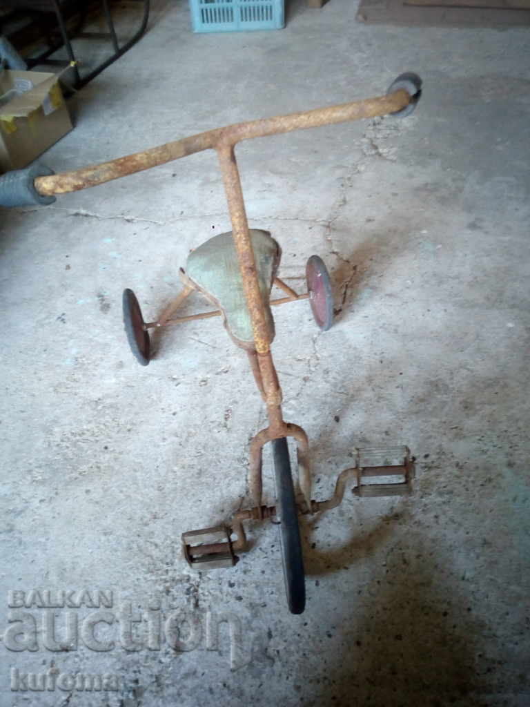 Много старо колело триколка с цена 69.99 лв. | € 35.79 Много старо колело триколка с цена 69.99 лв. | € 35.79