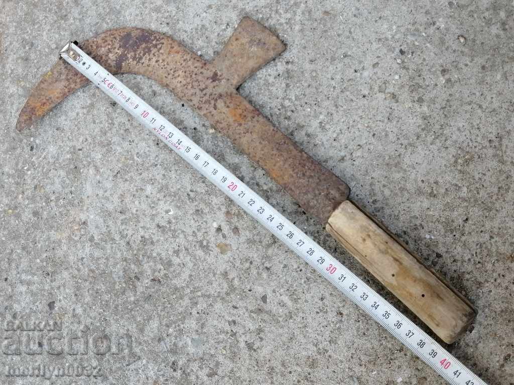Auction Old blade, tool, hand-forged scythe, cleaver, machete Auction Old blade, tool, hand-forged scythe, cleaver, machete