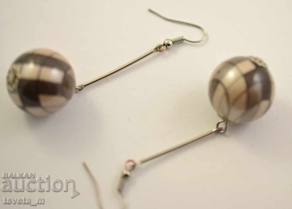 Earrings with price 2.00 BGN | € 1.02