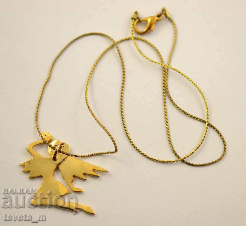 Singer with locket with price 4.00 BGN | € 2.05 Singer with locket with price 4.00 BGN | € 2.05