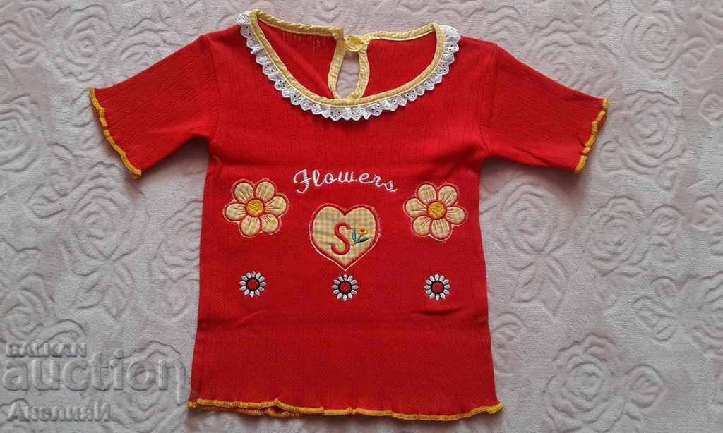 baby blouse with price 5.00 BGN | € 2.56