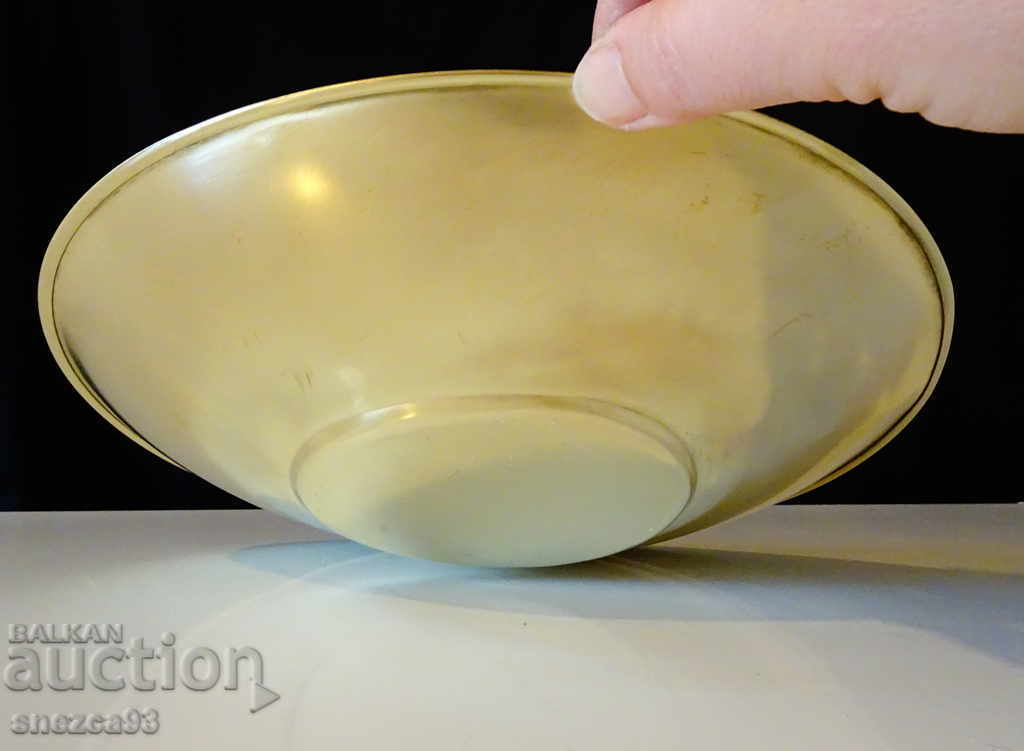 Старинна месингова чиния,купа,фруктиера. с цена 16.00 лв. | € 8.18 Старинна месингова чиния,купа,фруктиера. с цена 16.00 лв. | € 8.18