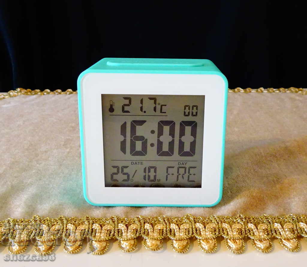 Επιτραπέζιο ρολόι TCM Tchibo με ξυπνητήρι, ραδιοχειριστήριο, καινούργιο.