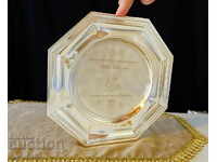 Farfurie argintată strălucitoare, pompier gravat