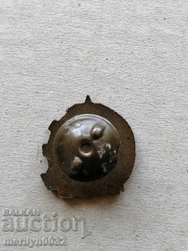 Παράδοση Σφραγίδα μετάλλων στο στήθος Παράδοση Σφραγίδα μετάλλων στο στήθος