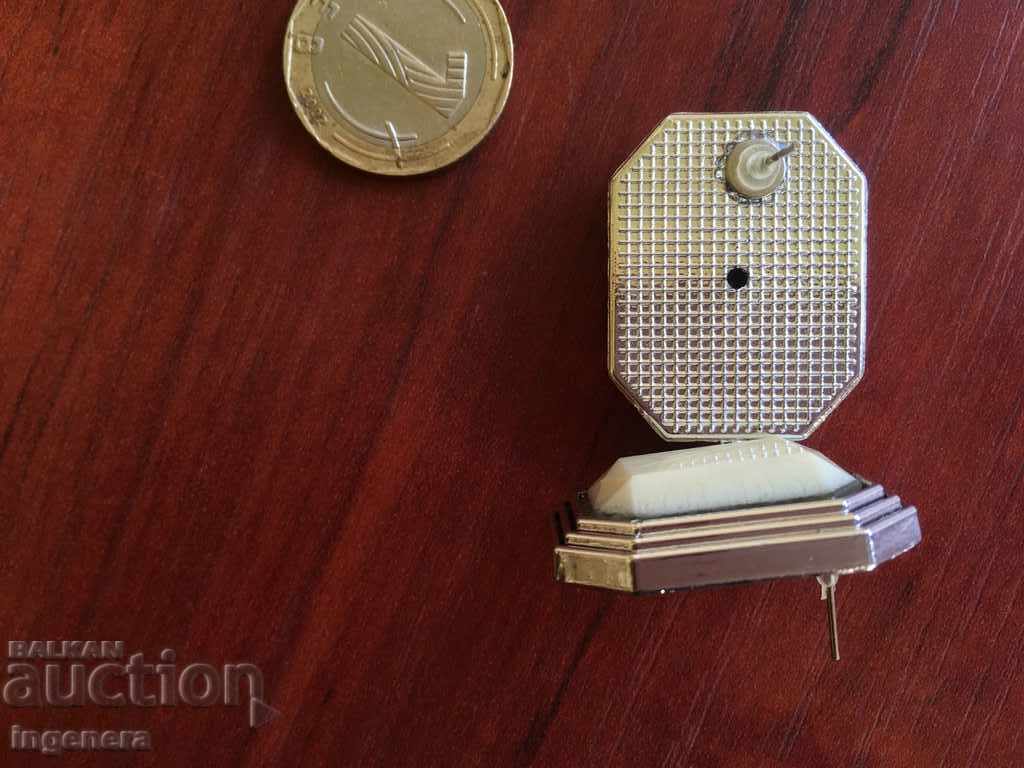 Delivery of EARRINGS EARRINGS