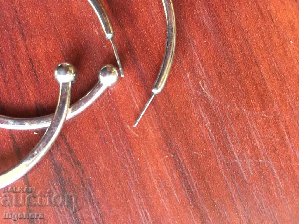 Licitație Cercei metal cercei Licitație Cercei metal cercei