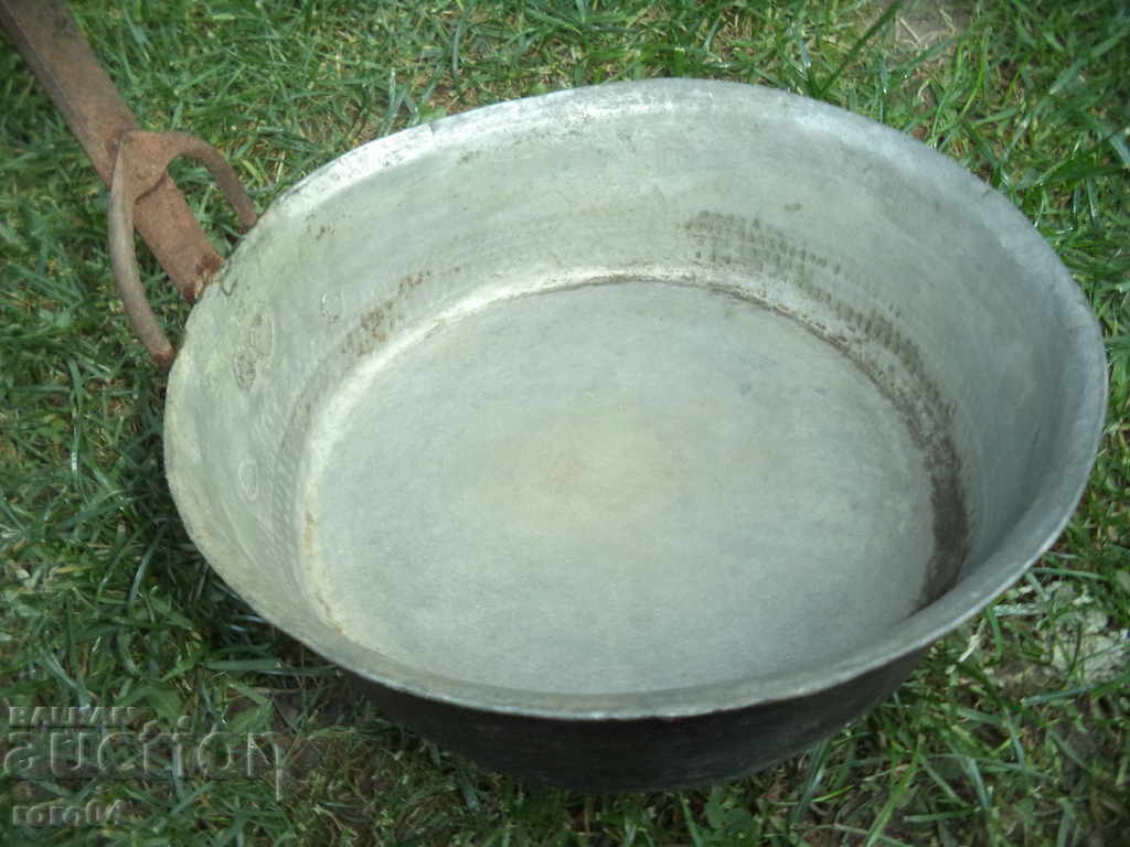 A deep Renaissance forged frying pan with price 58.50 BGN | € 29.91 A deep Renaissance forged frying pan with price 58.50 BGN | € 29.91