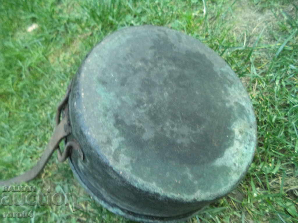 A deep Renaissance forged frying pan - 6