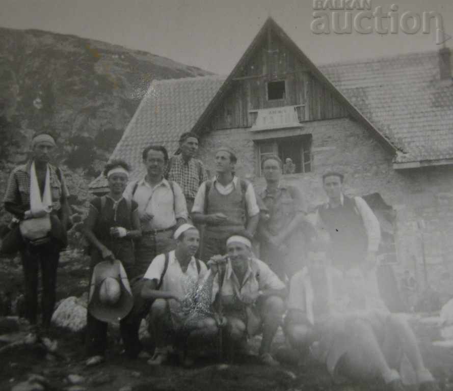 Delivery of STALIN HUT MUSALA RILLA PHOTO 195...