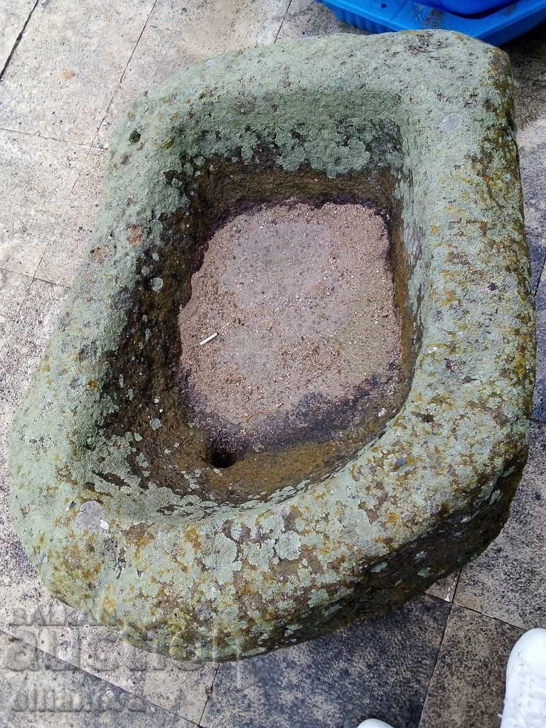 old stone sink 500kg with price 500.00 BGN | € 255.65 old stone sink 500kg with price 500.00 BGN | € 255.65