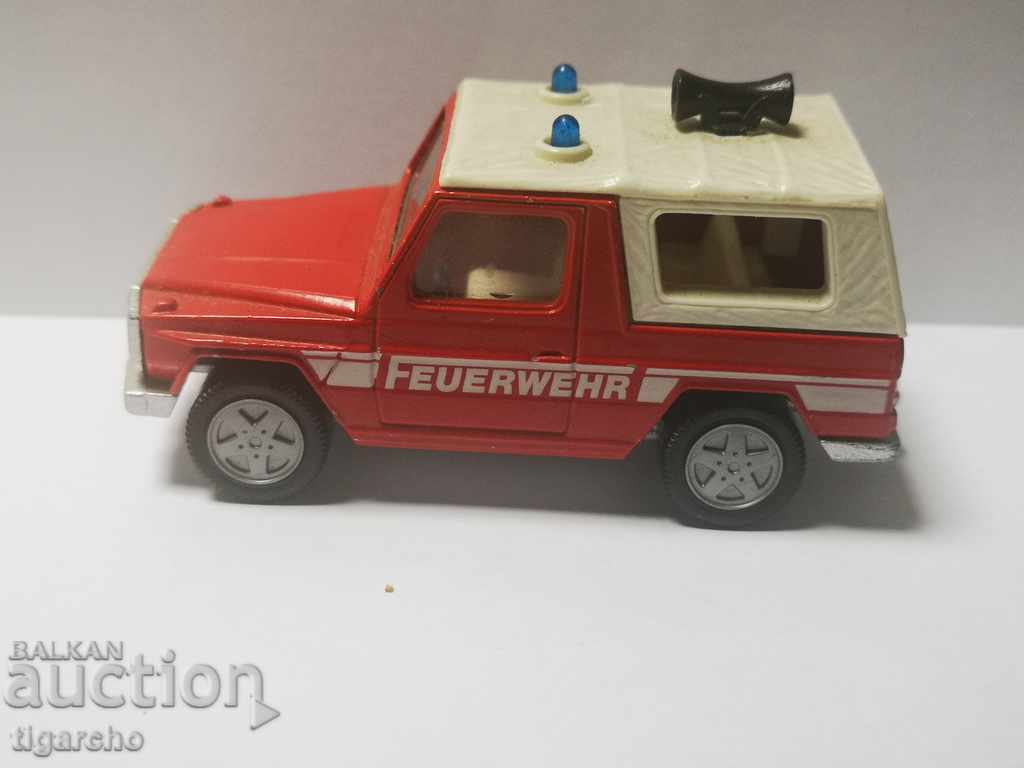 Auction  An old cart