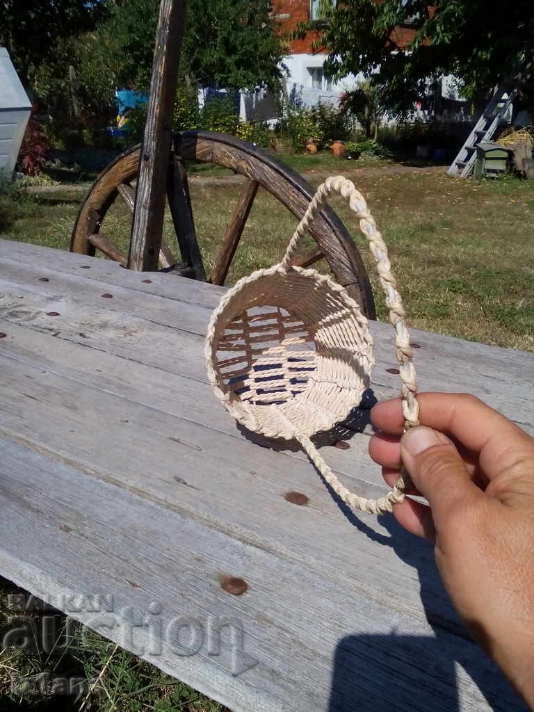 Delivery of An old basket