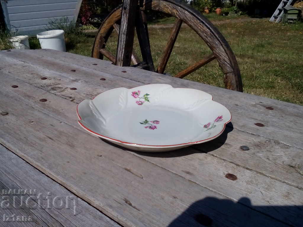 Old porcelain plate, plateau with price 28.00 BGN | € 14.32