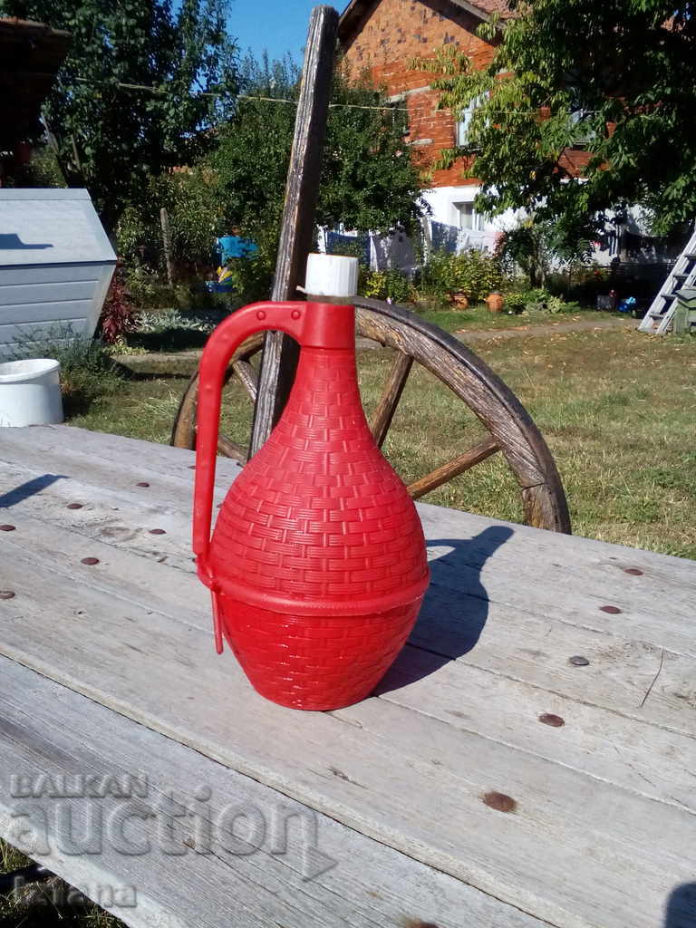 Auction An old walnut woman Auction An old walnut woman