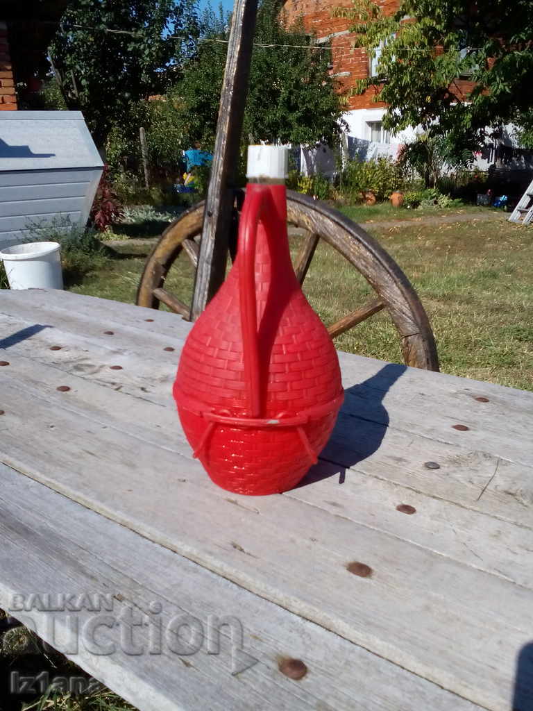 Delivery of An old walnut woman Delivery of An old walnut woman