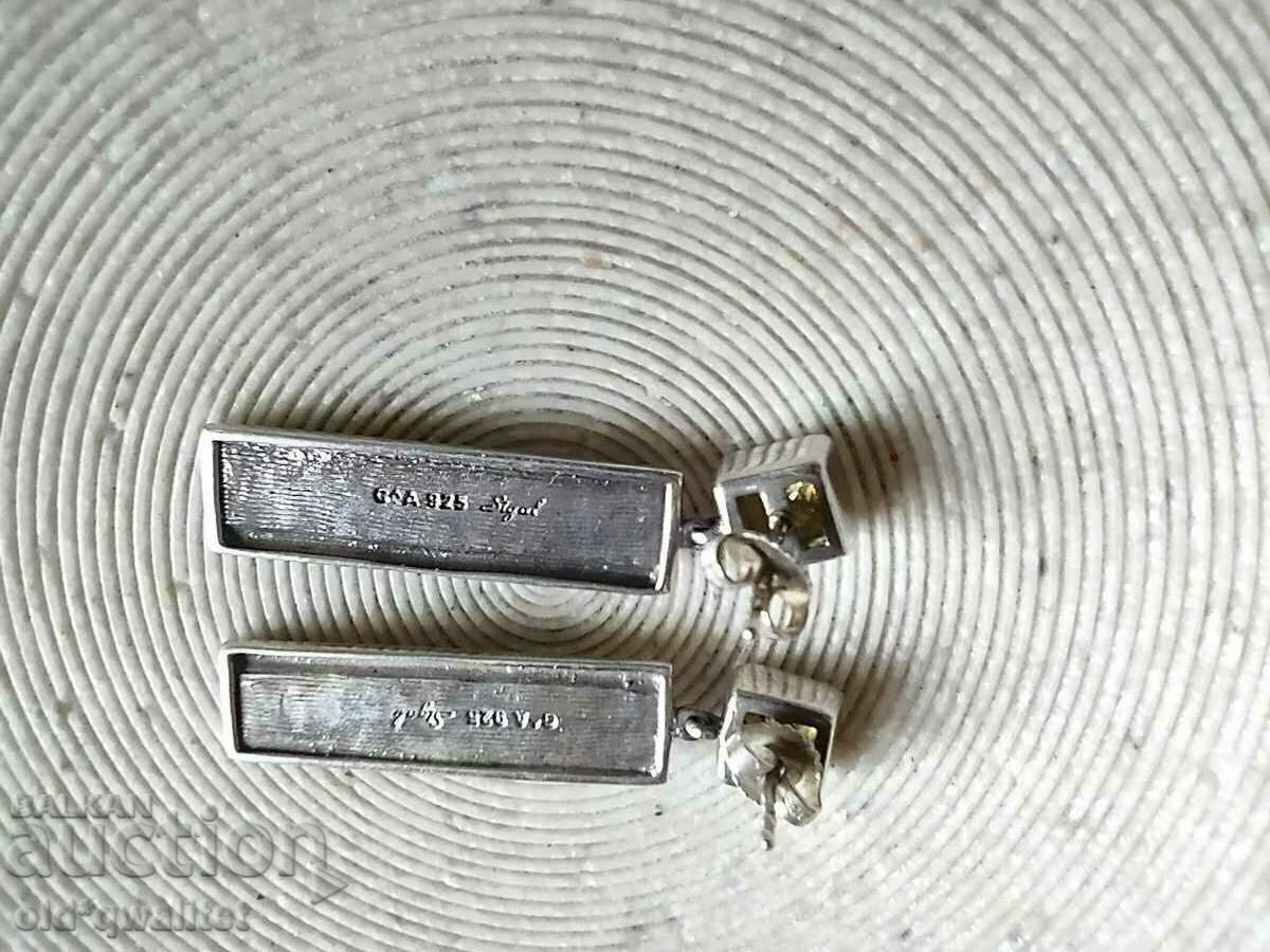 Delivery of Beautiful sterling silver earrings, designer, studded Delivery of Beautiful sterling silver earrings, designer, studded