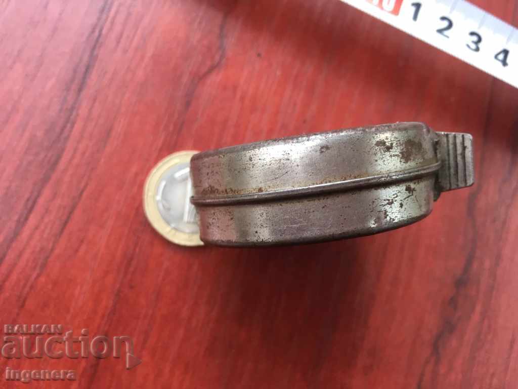Licitație RULETĂ METAL ANGLIA VECHE-2 METRI Licitație RULETĂ METAL ANGLIA VECHE-2 METRI