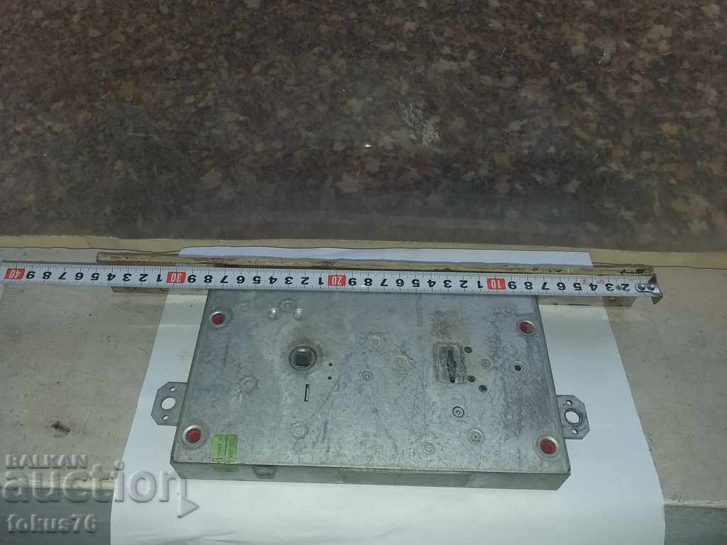 Delivery of LARGE BRANDED CASH LOCK "CISA" WITHOUT KEY Delivery of LARGE BRANDED CASH LOCK "CISA" WITHOUT KEY