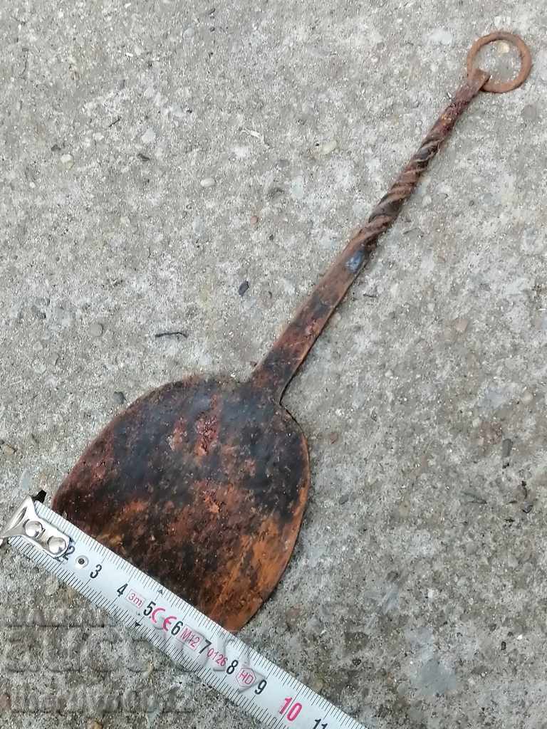Old forged scabbard, hoe, gingerbread, gingerbread with price 29.00 BGN | € 14.83 Old forged scabbard, hoe, gingerbread, gingerbread with price 29.00 BGN | € 14.83