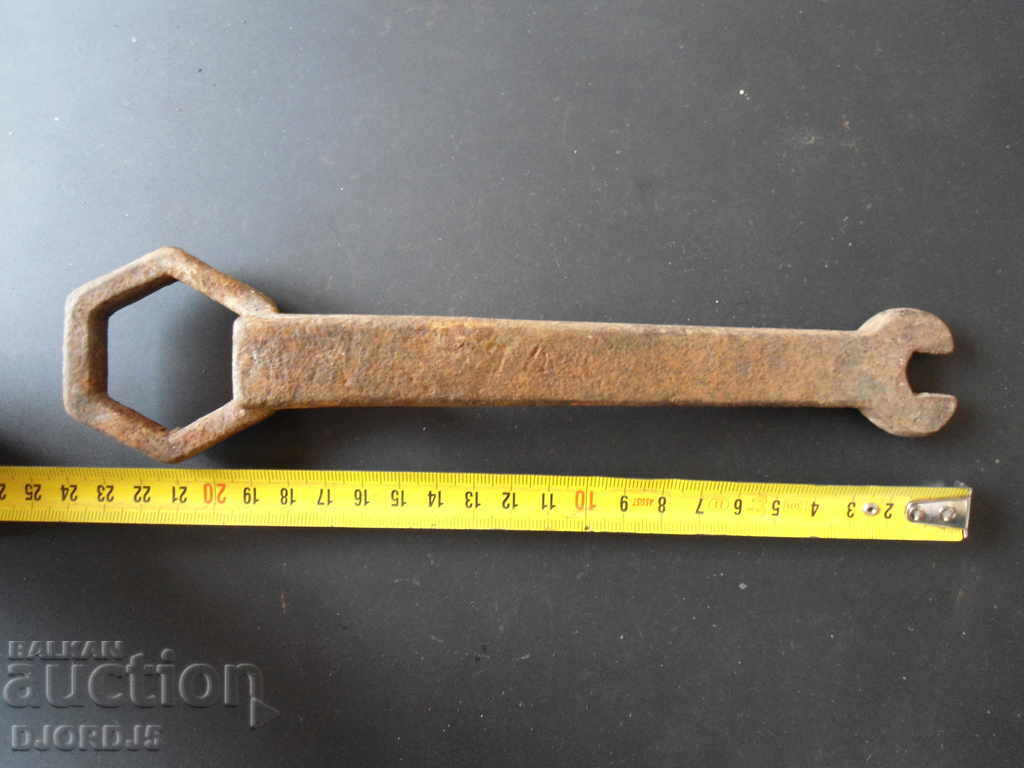 Auction Old forged wagon wagon key Auction Old forged wagon wagon key