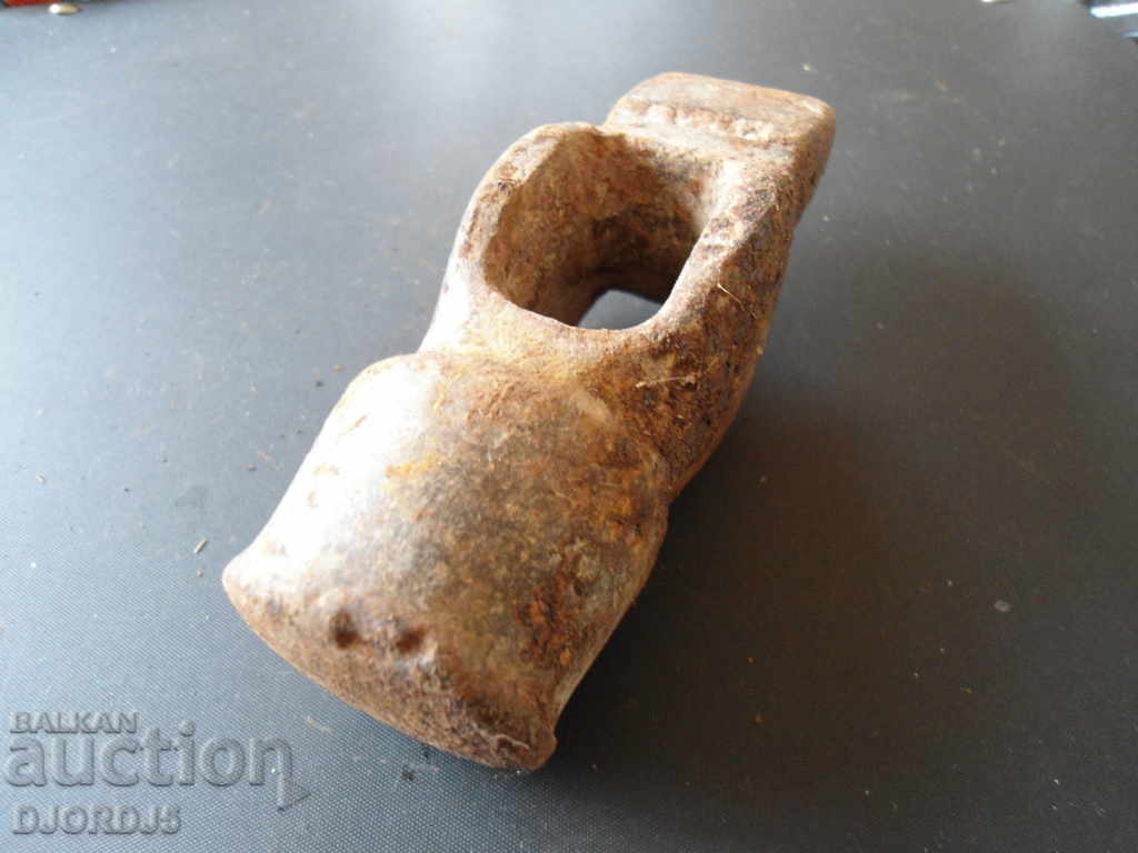 Delivery of An old craft hammer