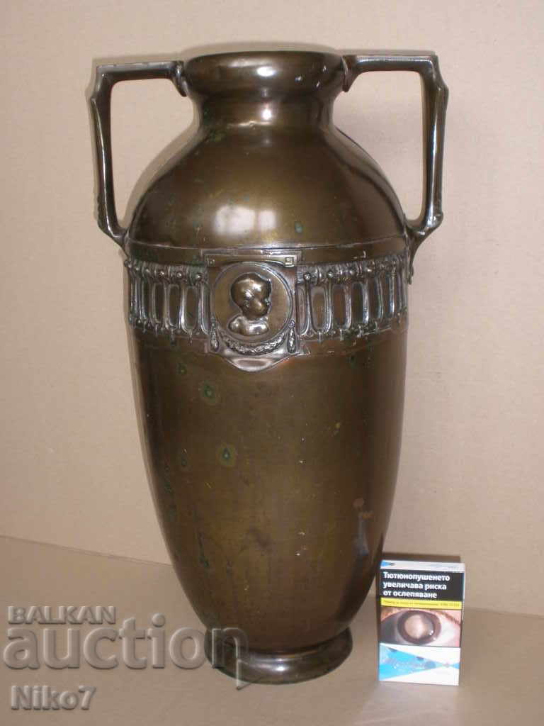 Delivery of An old vase from the beginning of the 20th century, "Setision" style. Delivery of An old vase from the beginning of the 20th century, "Setision" style.