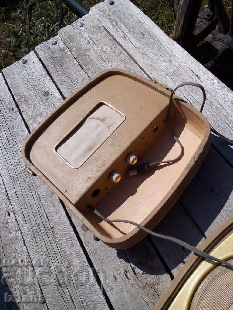 Auction Old turntable Auction Old turntable