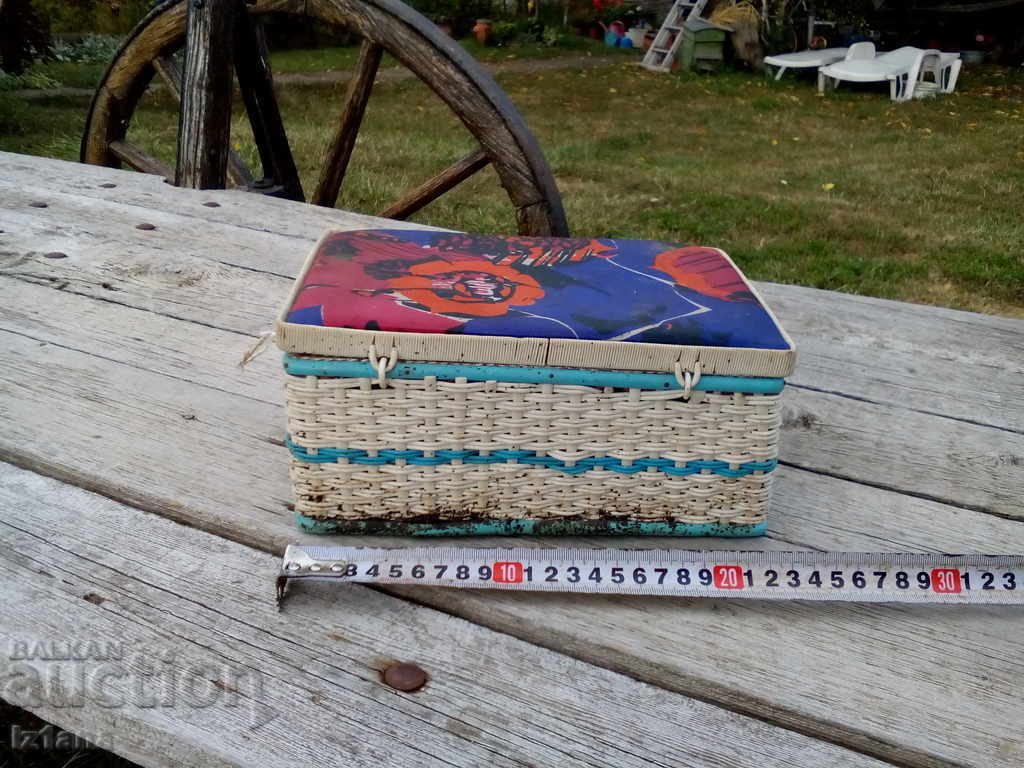 Auction Old wicker box Auction Old wicker box