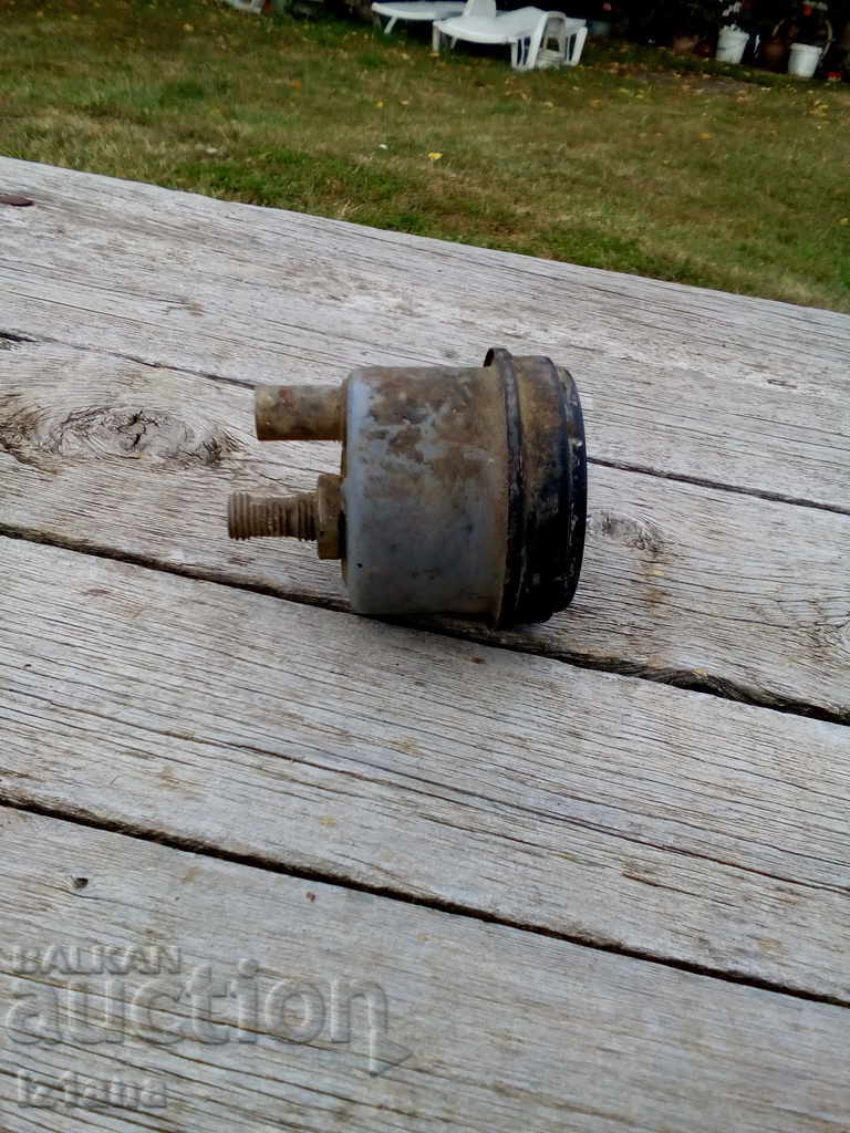 Стар автомобилен контролен уред с цена 10.00 лв. | € 5.11 Стар автомобилен контролен уред с цена 10.00 лв. | € 5.11