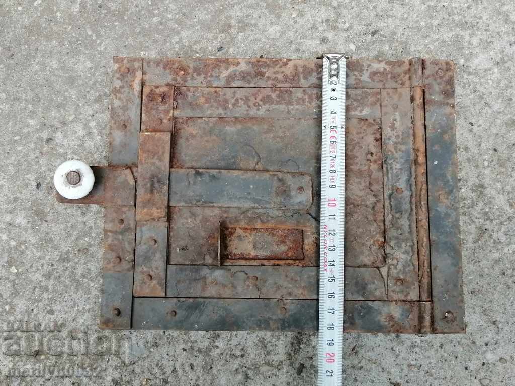 Detalii ușă de la sobă veche, capac șemineu Jamal - 5 Detalii ușă de la sobă veche, capac șemineu Jamal - 5