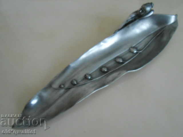 Gorgeous decorative old container, plastic, stamp with price 497.00 BGN | € 254.11 Gorgeous decorative old container, plastic, stamp with price 497.00 BGN | € 254.11