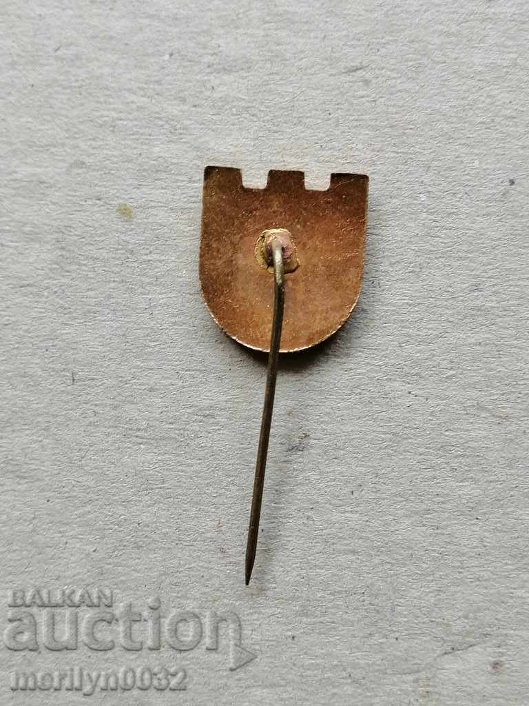 Auction Chest Badge Get to know your hometown medal badge Auction Chest Badge Get to know your hometown medal badge