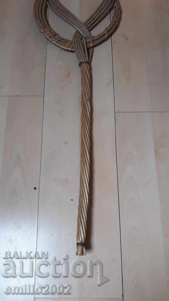 Ретро тупалка за килими - камъшит с цена 4.00 лв. | € 2.05 Ретро тупалка за килими - камъшит с цена 4.00 лв. | € 2.05