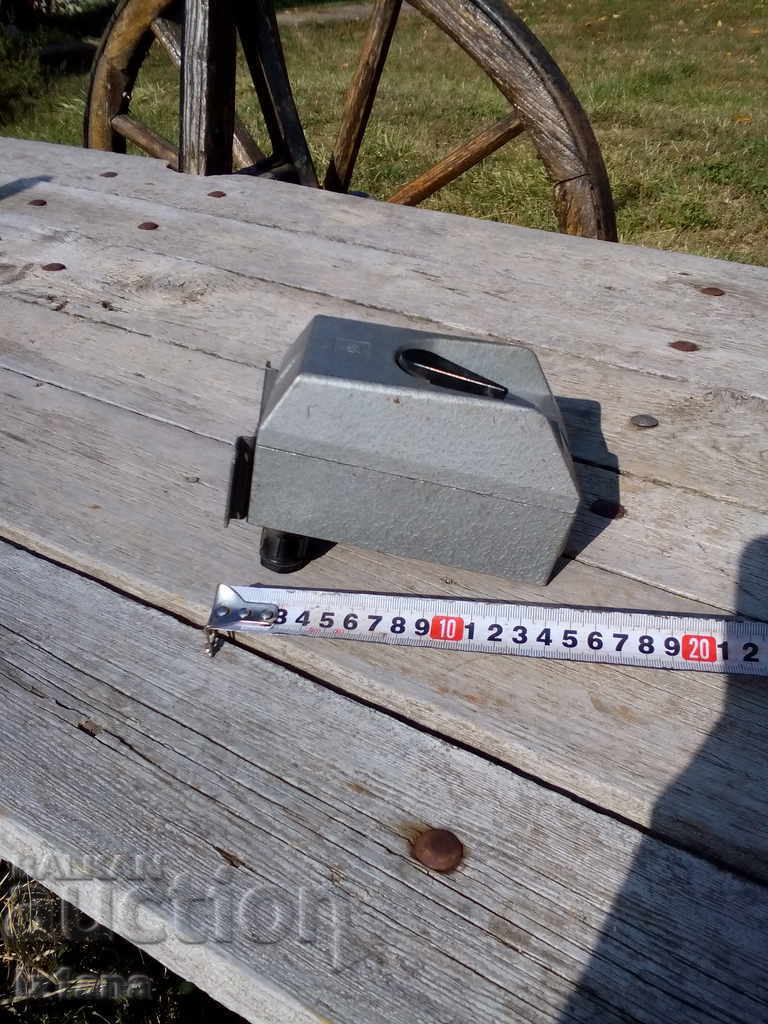 Licitație Întrerupător electric vechi, întrerupător Licitație Întrerupător electric vechi, întrerupător