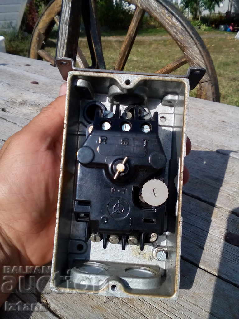 Întrerupător electric vechi, întrerupător - 5 Întrerupător electric vechi, întrerupător - 5